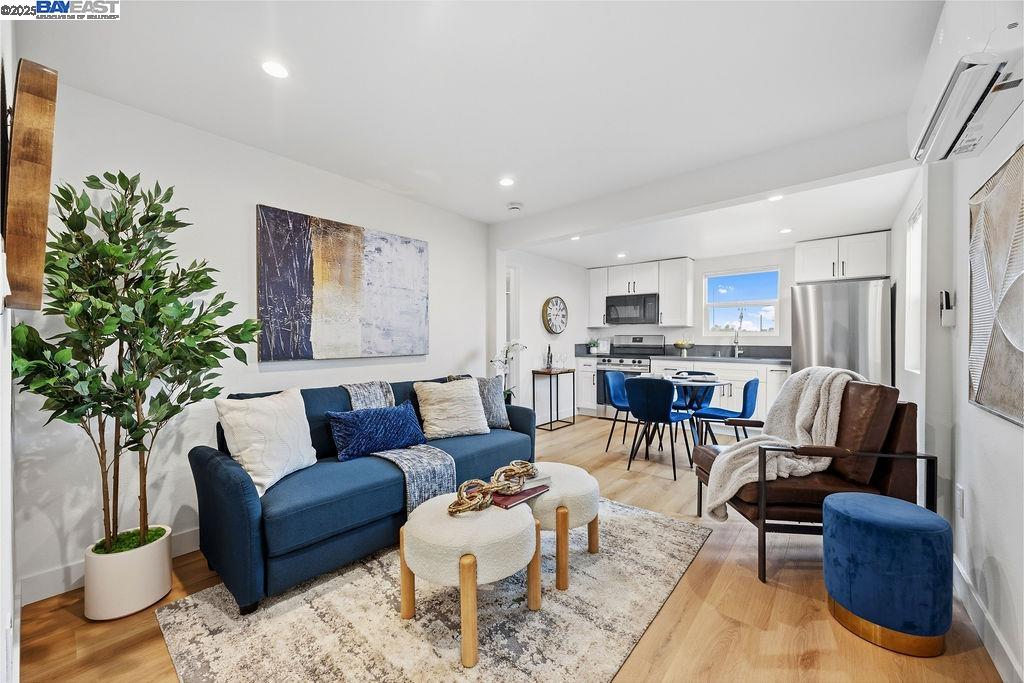 1520 4 Unit: A&B, Richmond