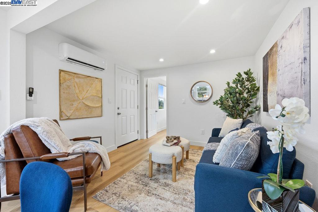 1520 4 Unit: A&B, Richmond