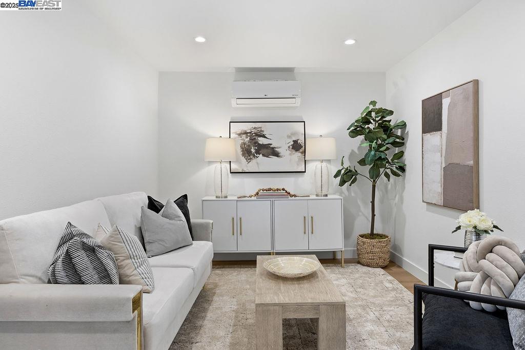 1520 4 Unit: A&B, Richmond