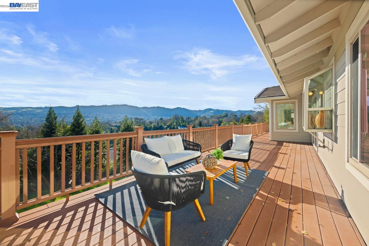 670 Logan Lane, Danville