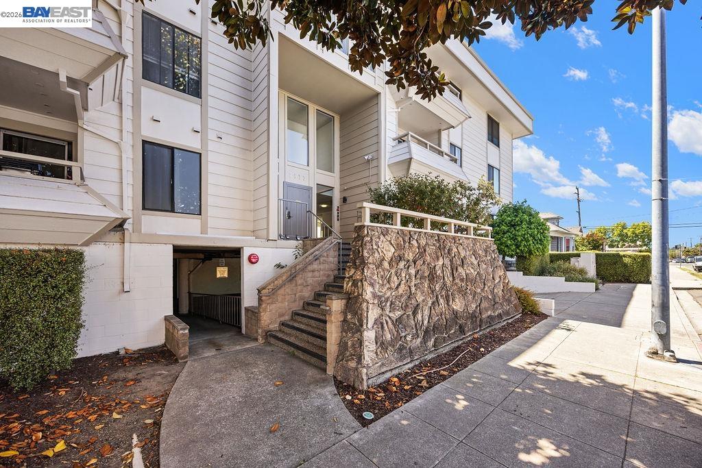 2077 Washington Ave # 212