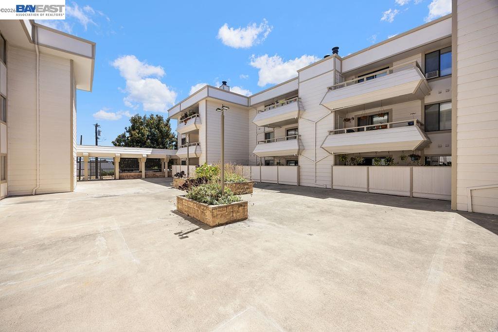 2077 Washington Ave # 212