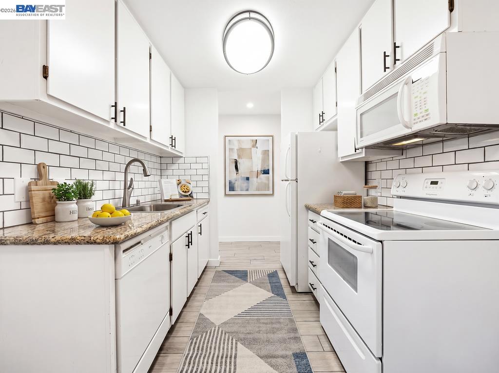 2077 Washington Ave # 212