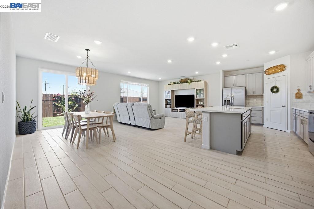 1012 Ramos Drive, Winters
