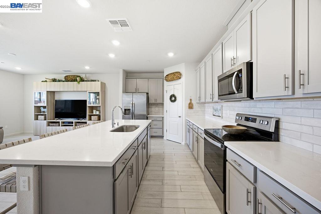 1012 Ramos Drive, Winters