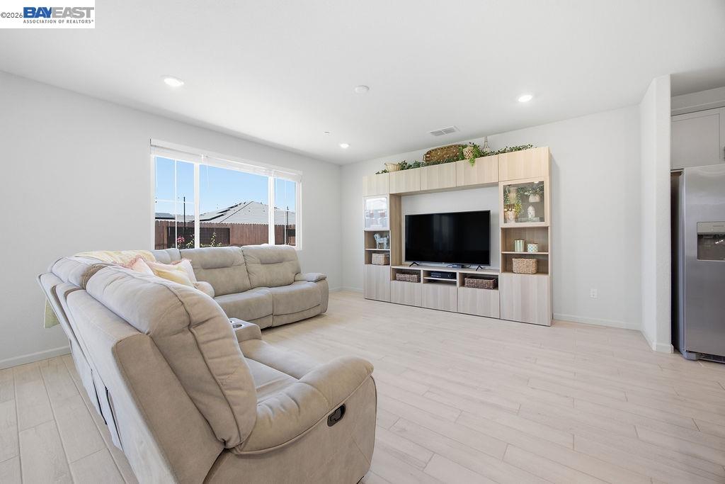 1012 Ramos Drive, Winters