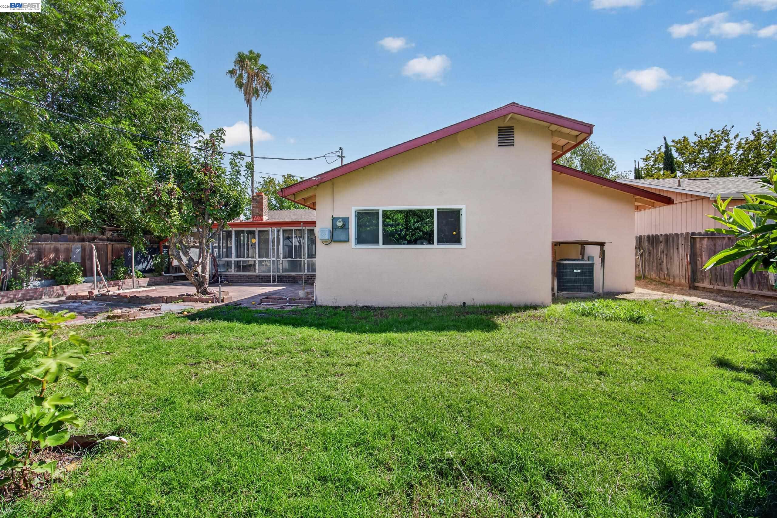 421 East Serrano Way, Stockton