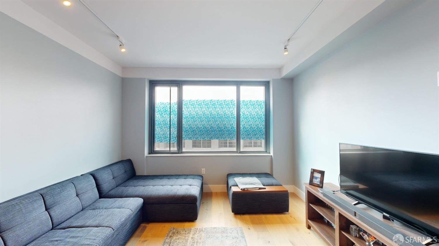 1450 Franklin Street # 403