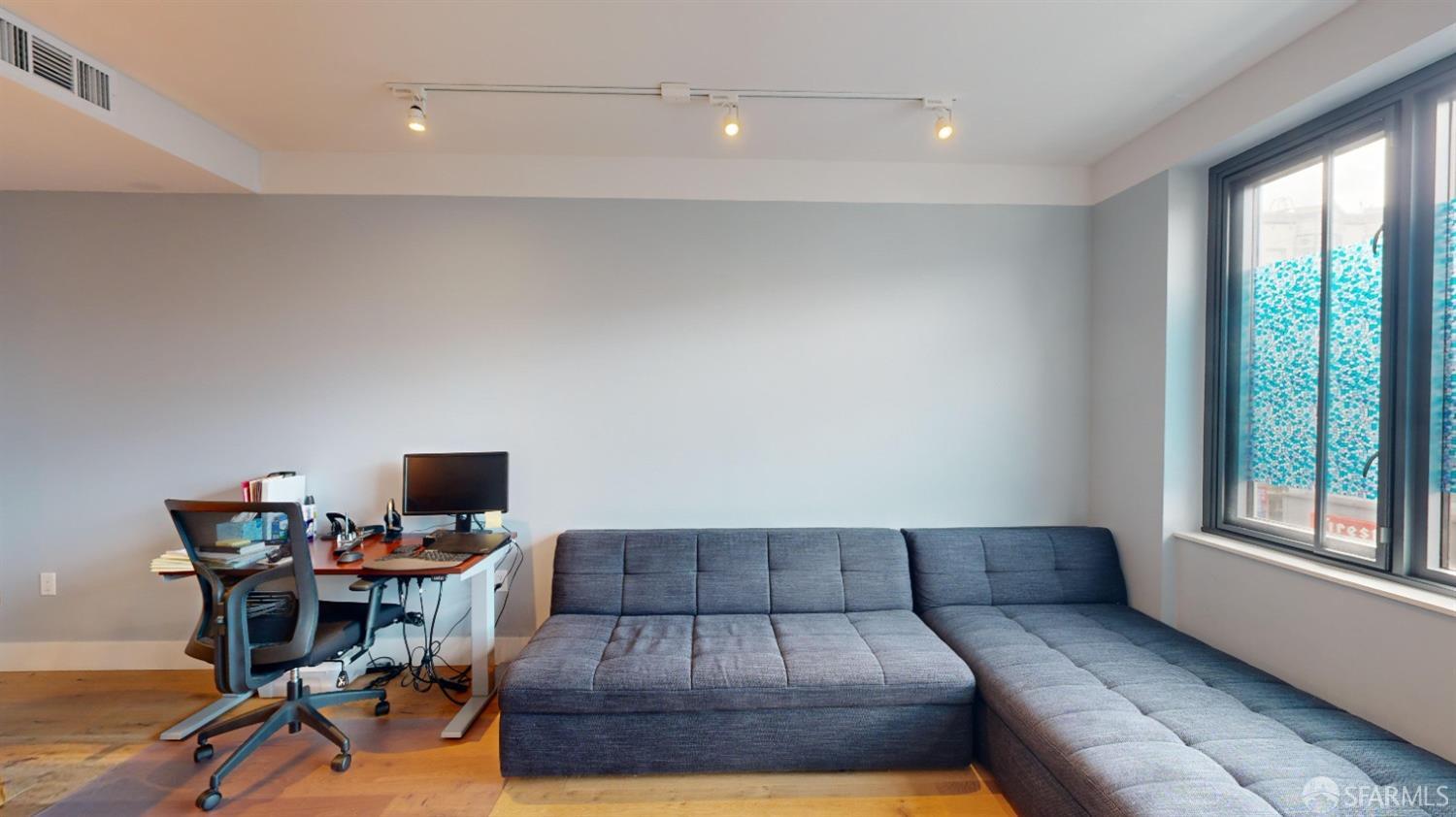 1450 Franklin Street # 403