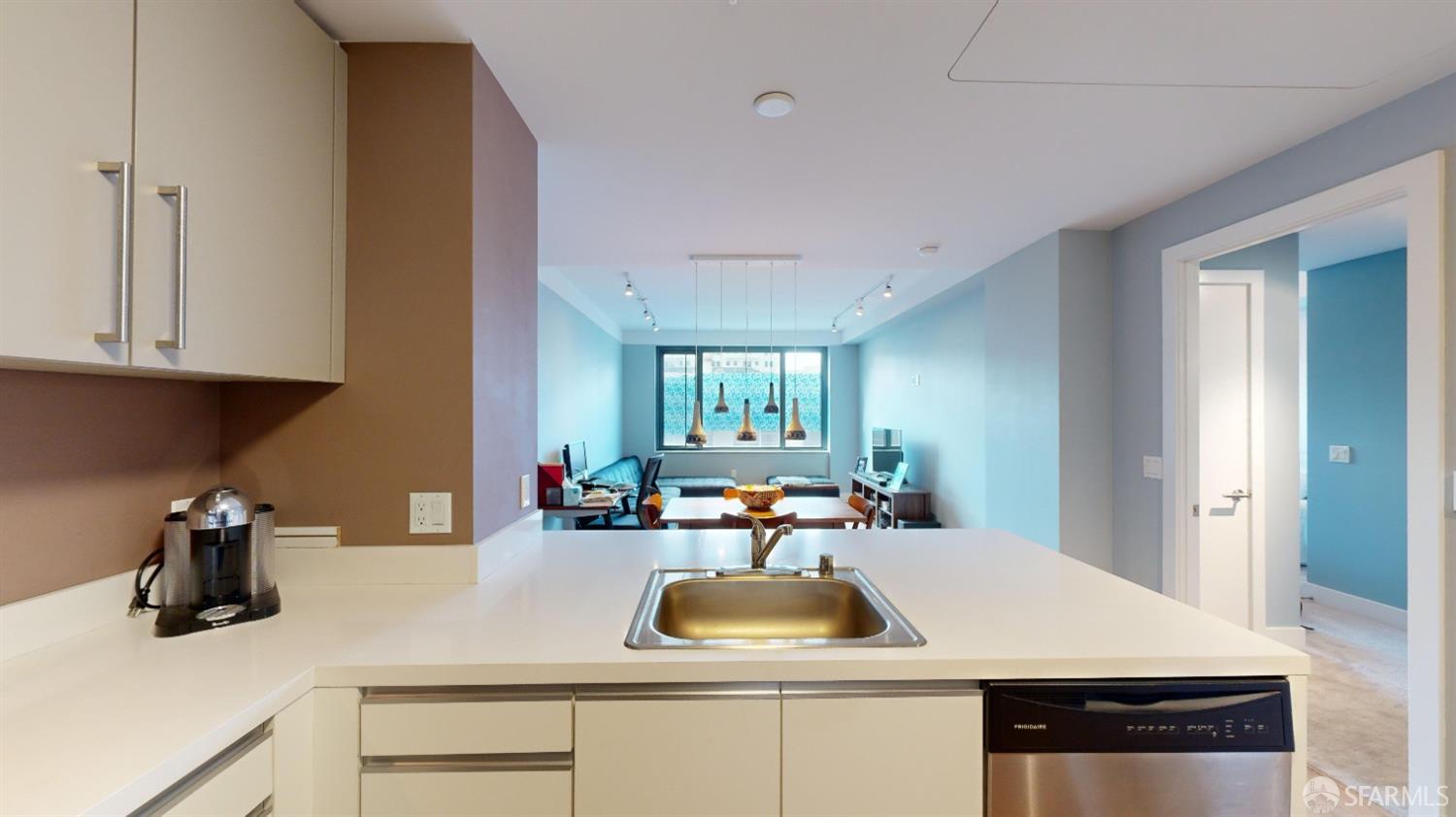 1450 Franklin Street # 403