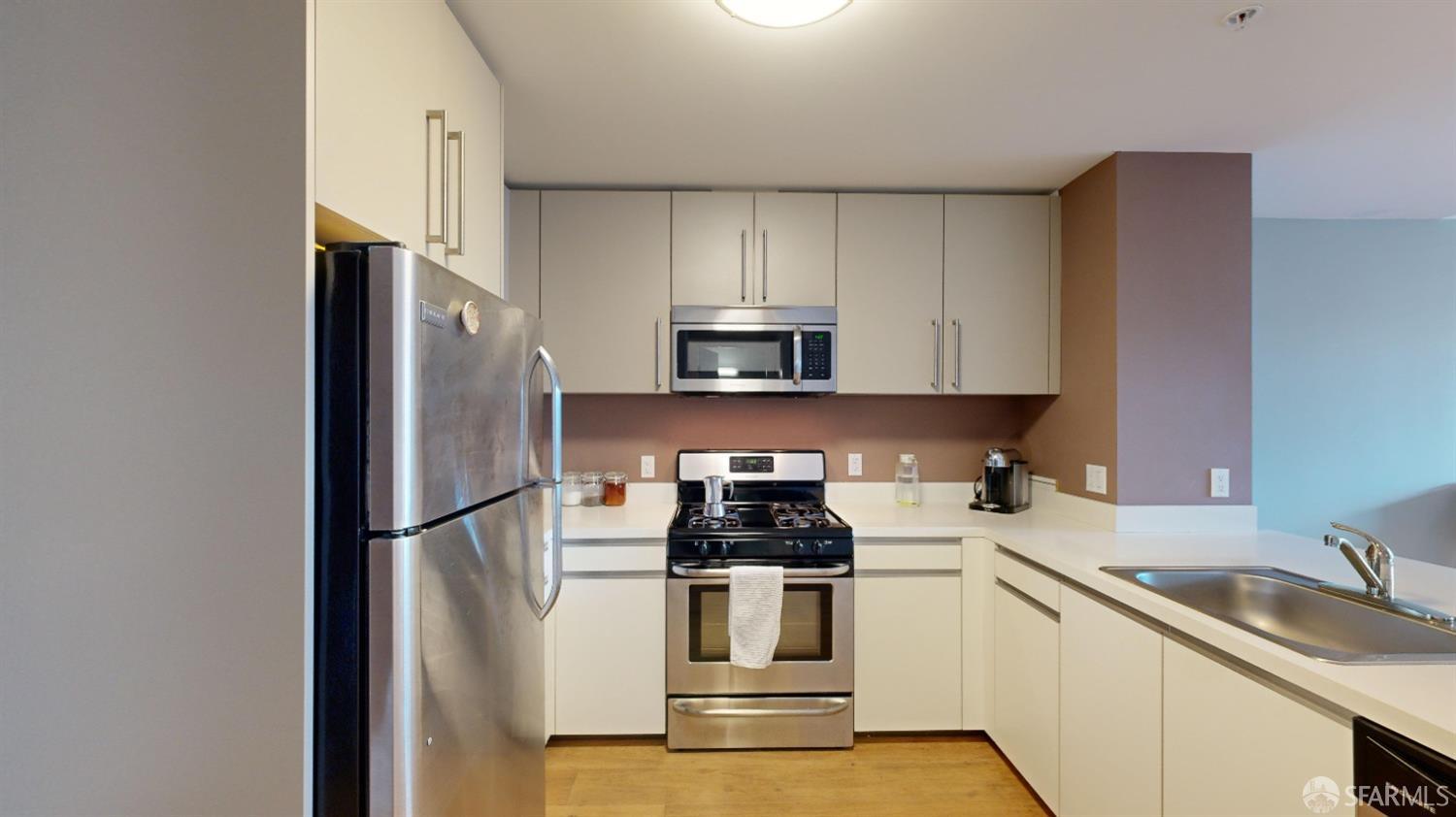 1450 Franklin Street # 403