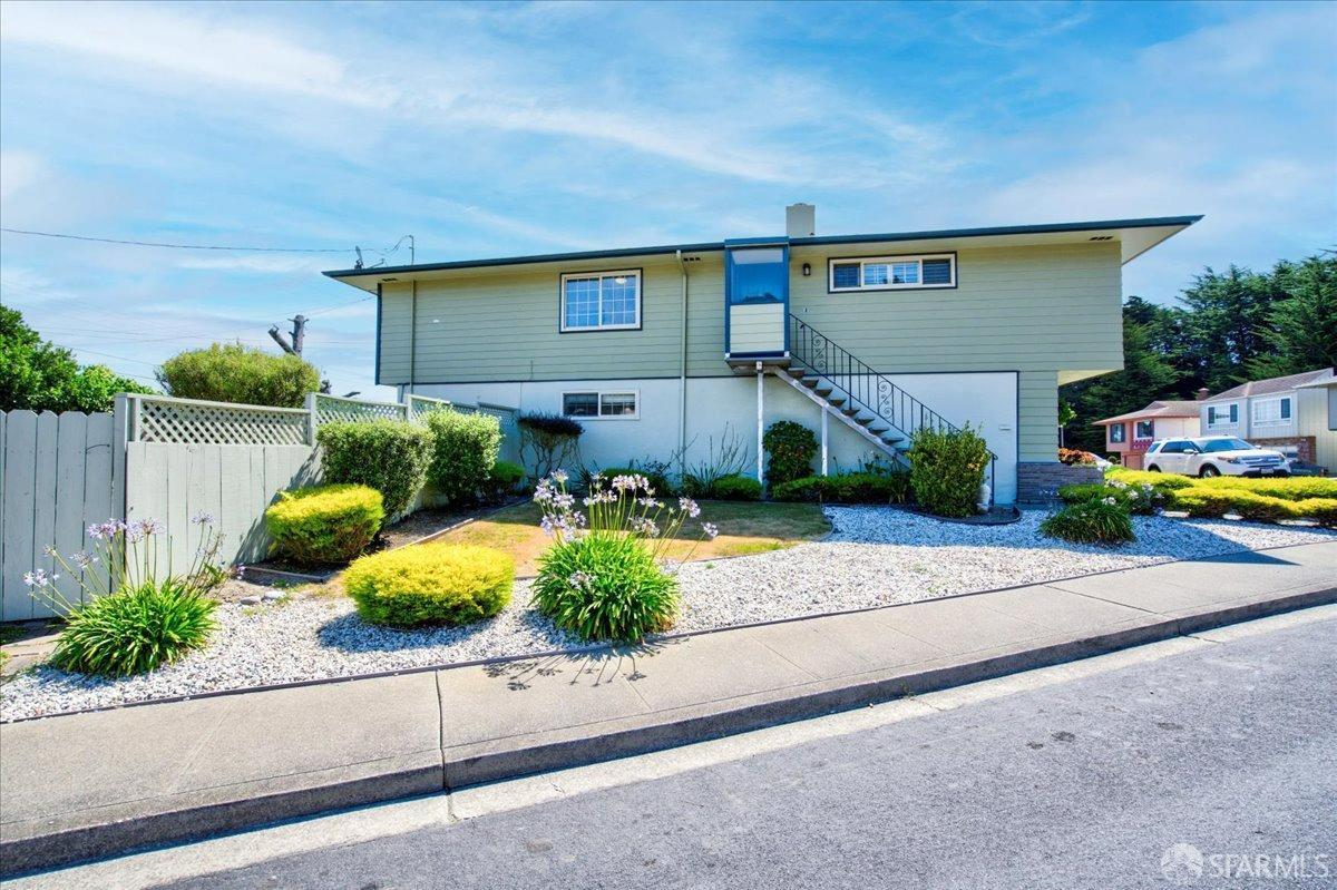 96 Santa Rita Avenue