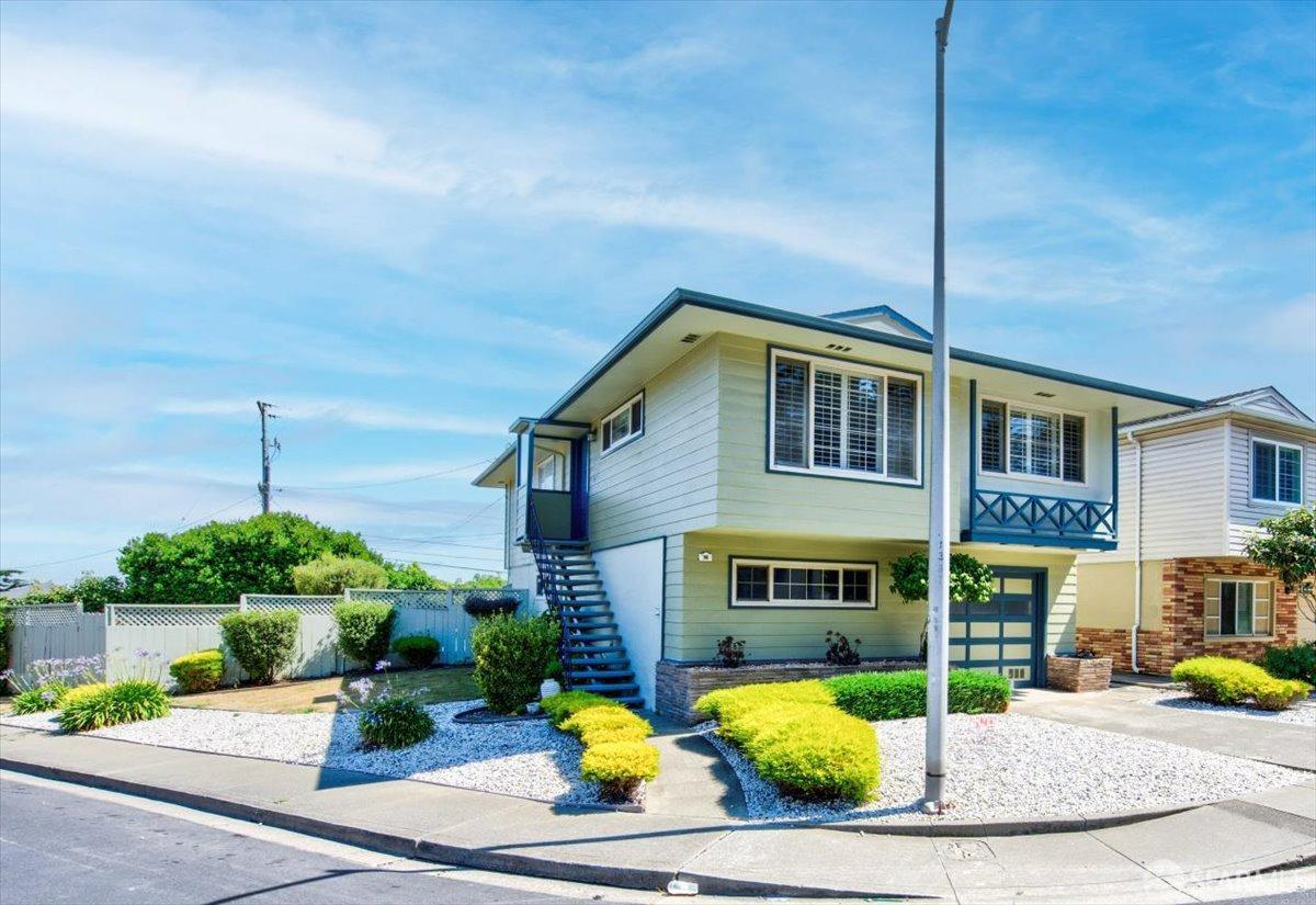 96 Santa Rita Avenue