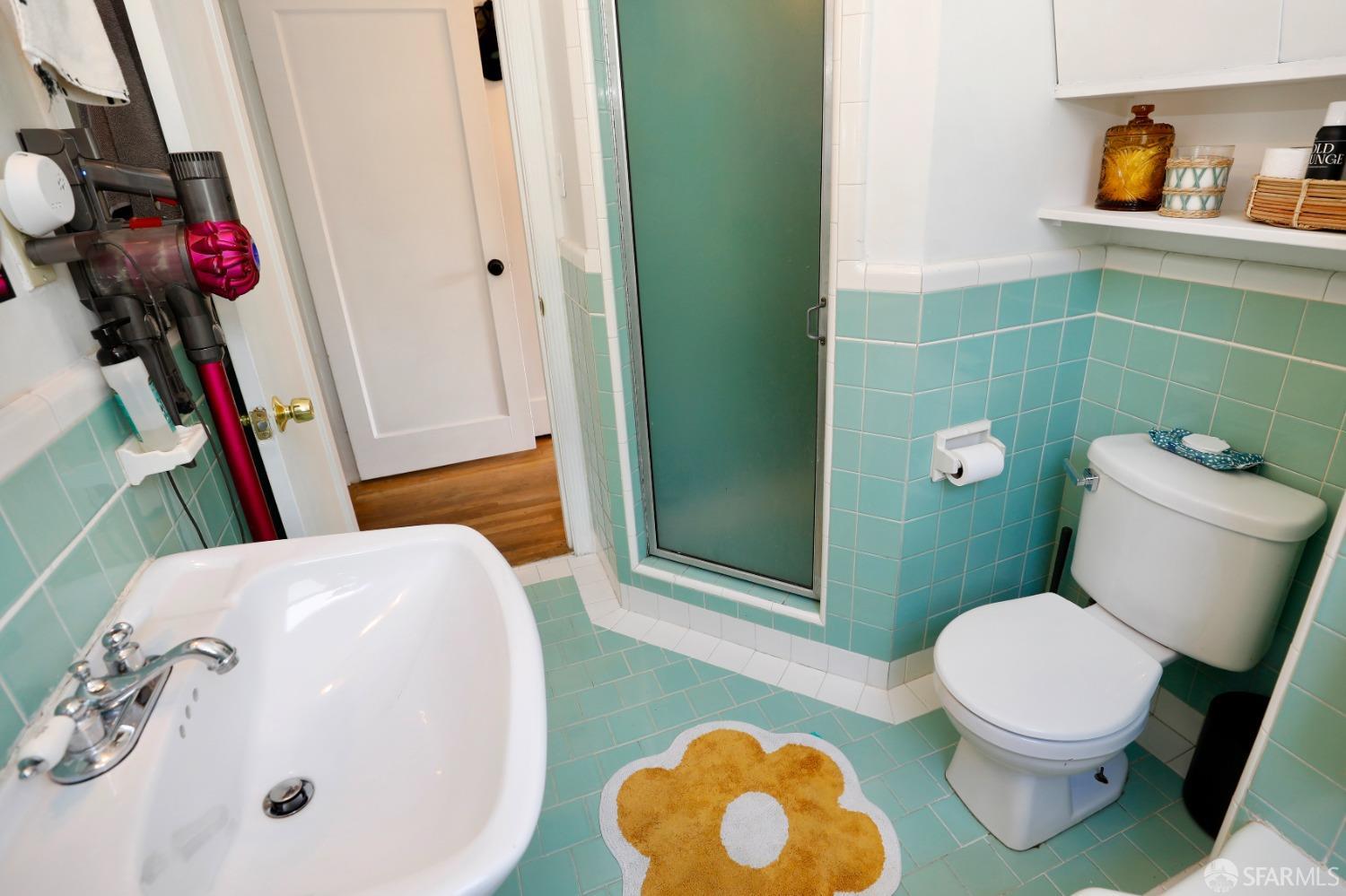 2337-2339 Judah Street