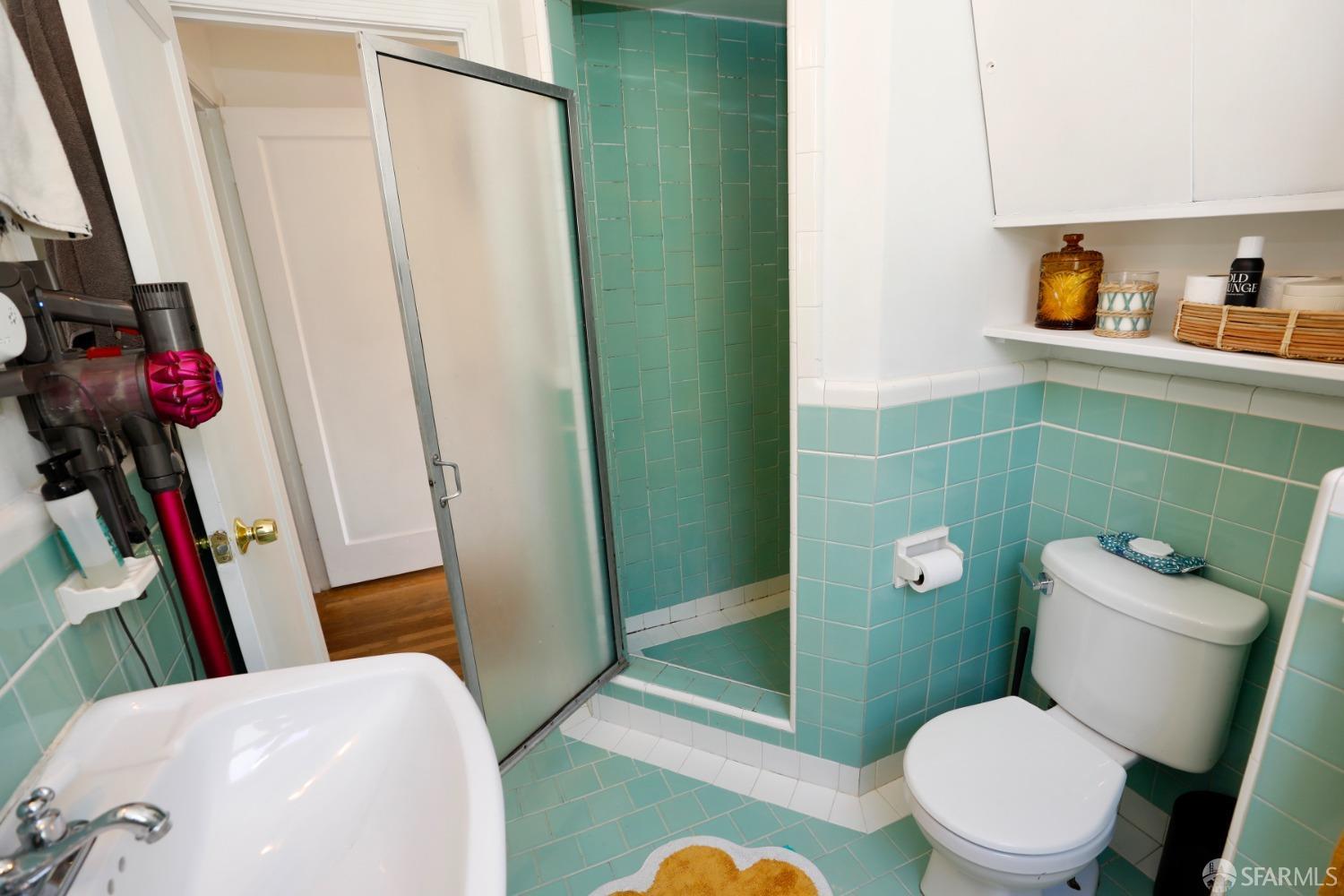 2337-2339 Judah Street