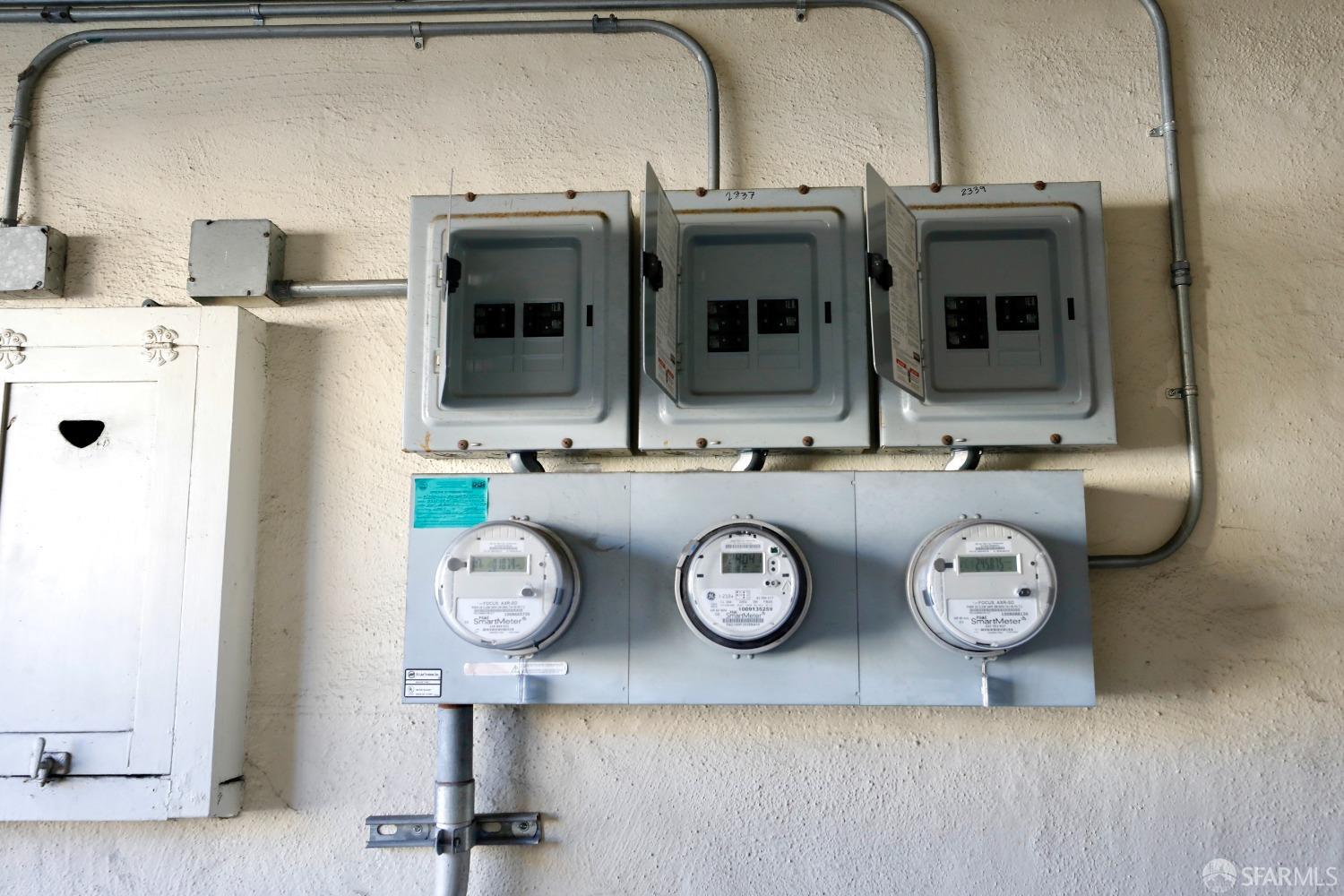 2337-2339 Judah Street