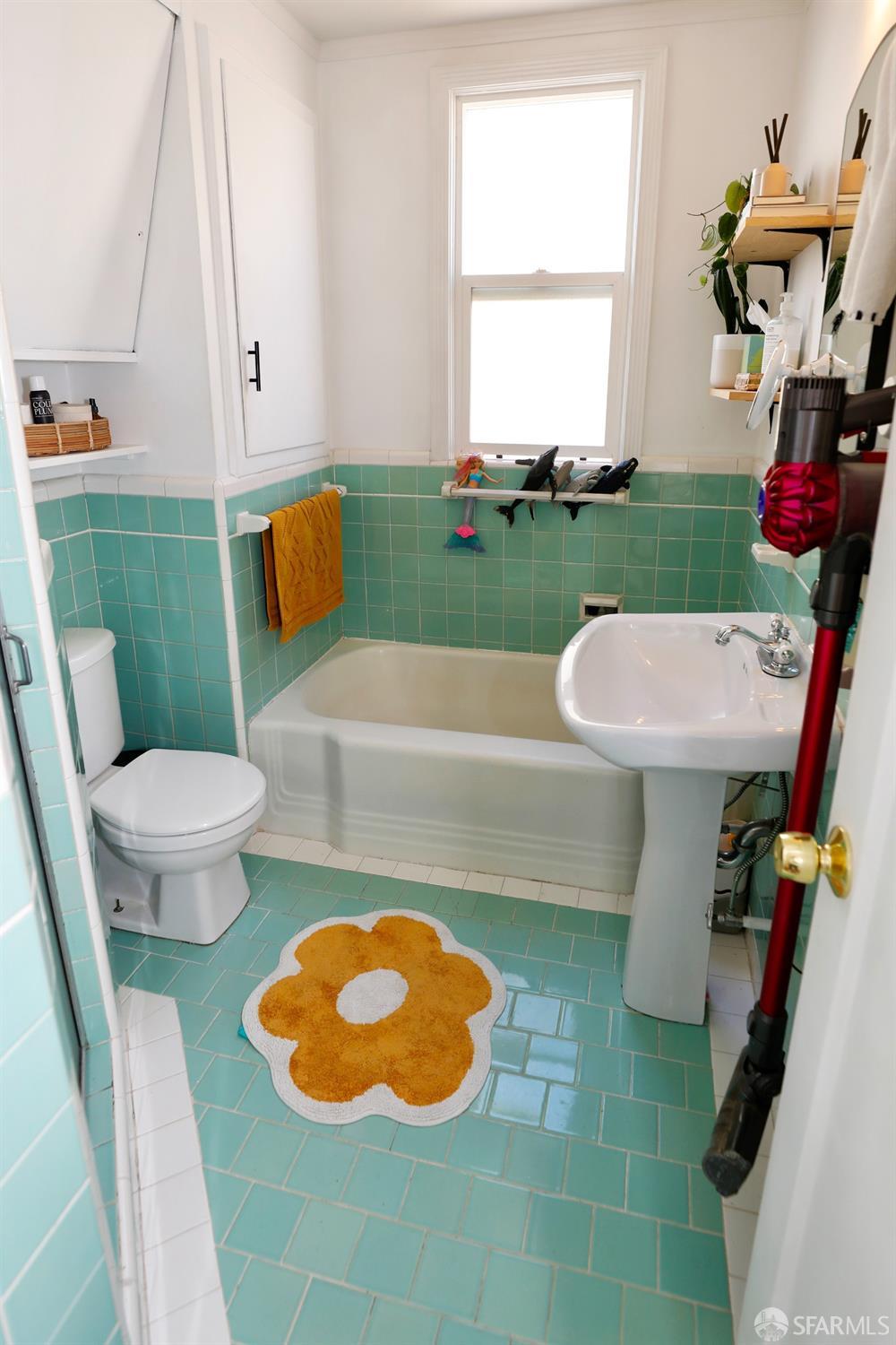 2337-2339 Judah Street