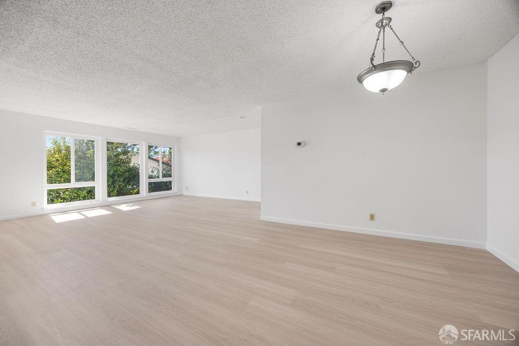 521 Ridgeview Court, Pleasant Hill