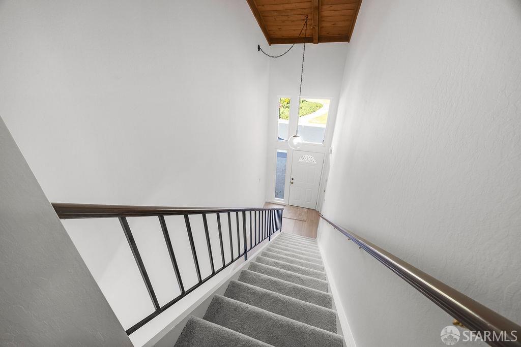 521 Ridgeview Court, Pleasant Hill