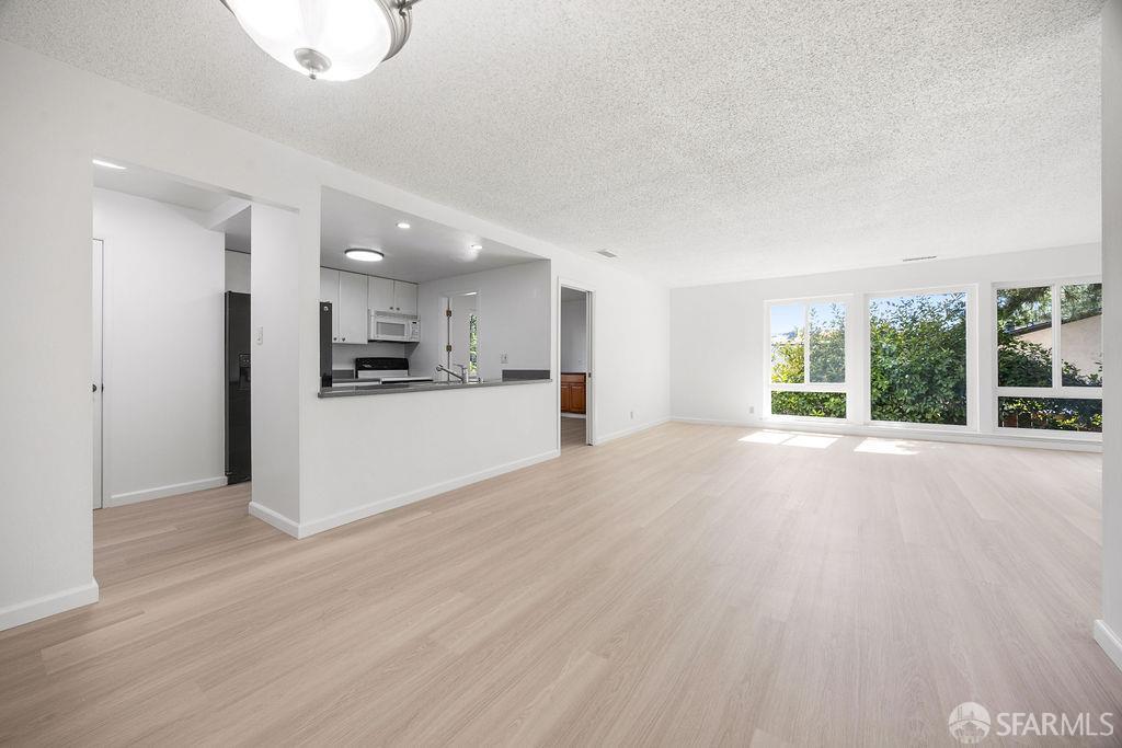 521 Ridgeview Court, Pleasant Hill