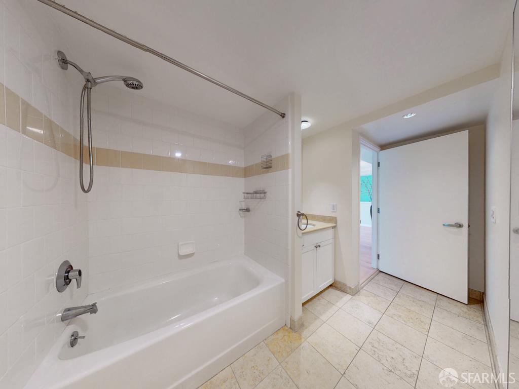 400 Beale Street # 403