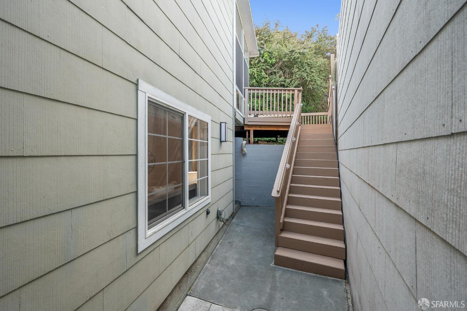 330 Los Palmos Drive