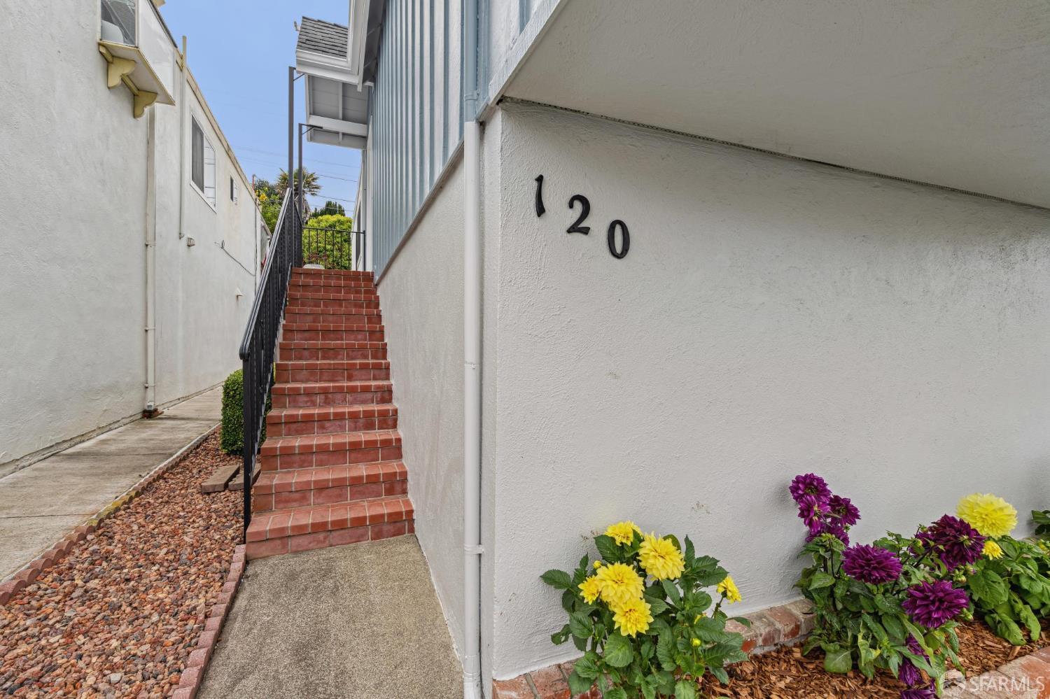 120 Mirada Drive