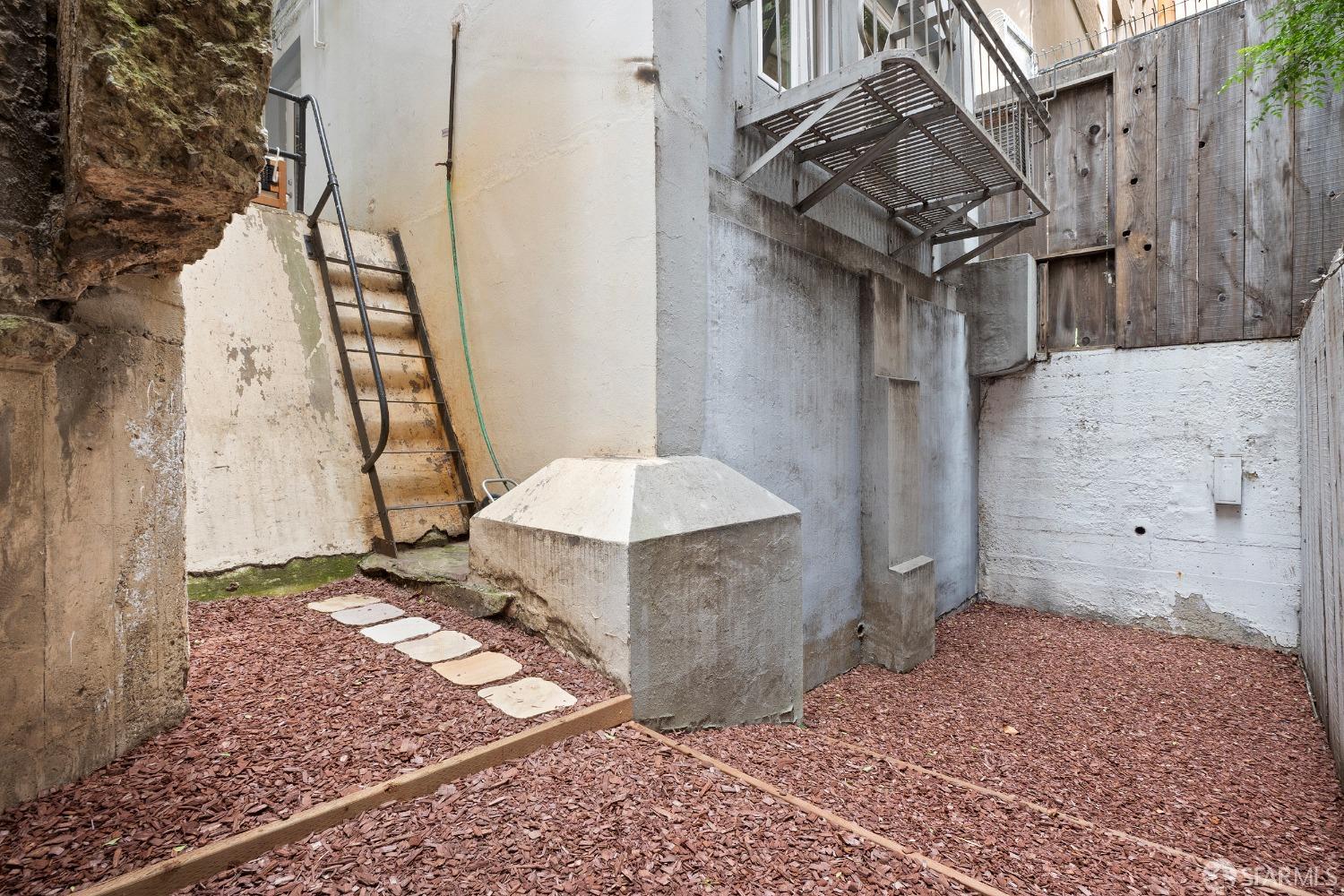 630 Leavenworth Street Unit: Grdn