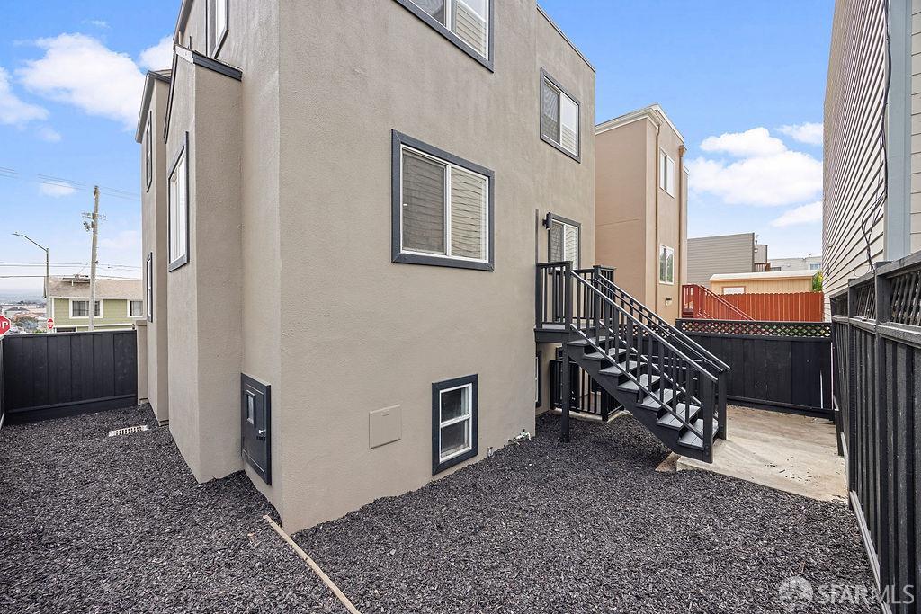 385 Castle Street, Daly City