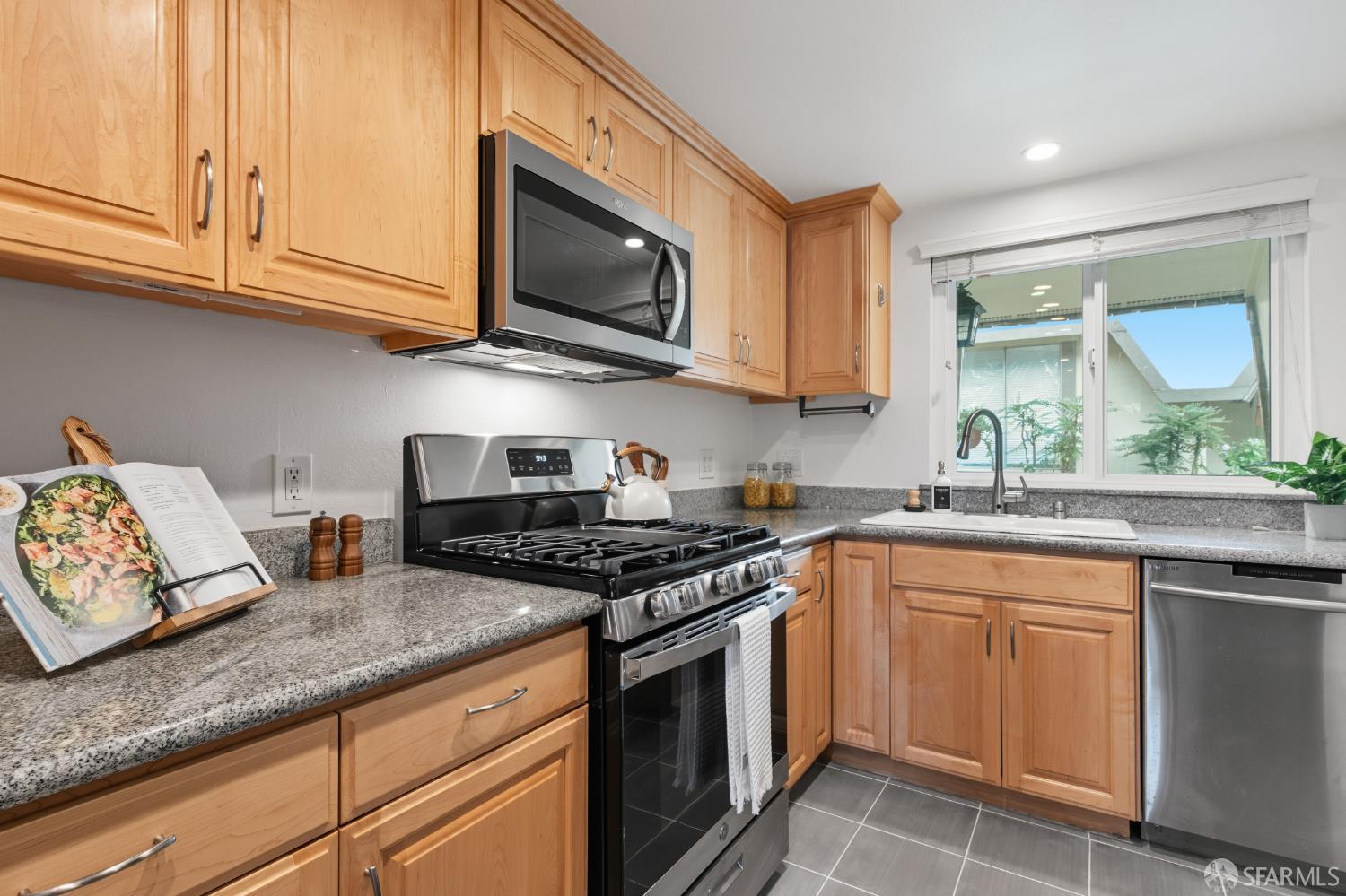2779 Duhallow Way, South San Francisco