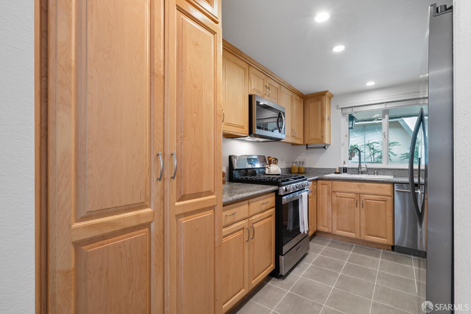 2779 Duhallow Way, South San Francisco