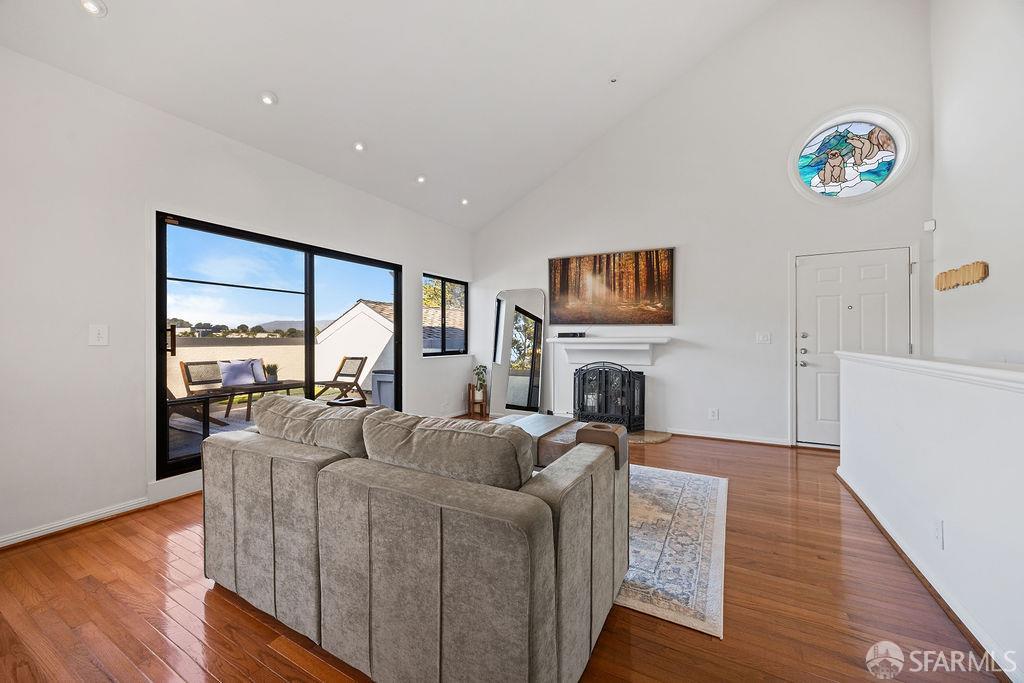 1 Appian Way 708-1, South San Francisco