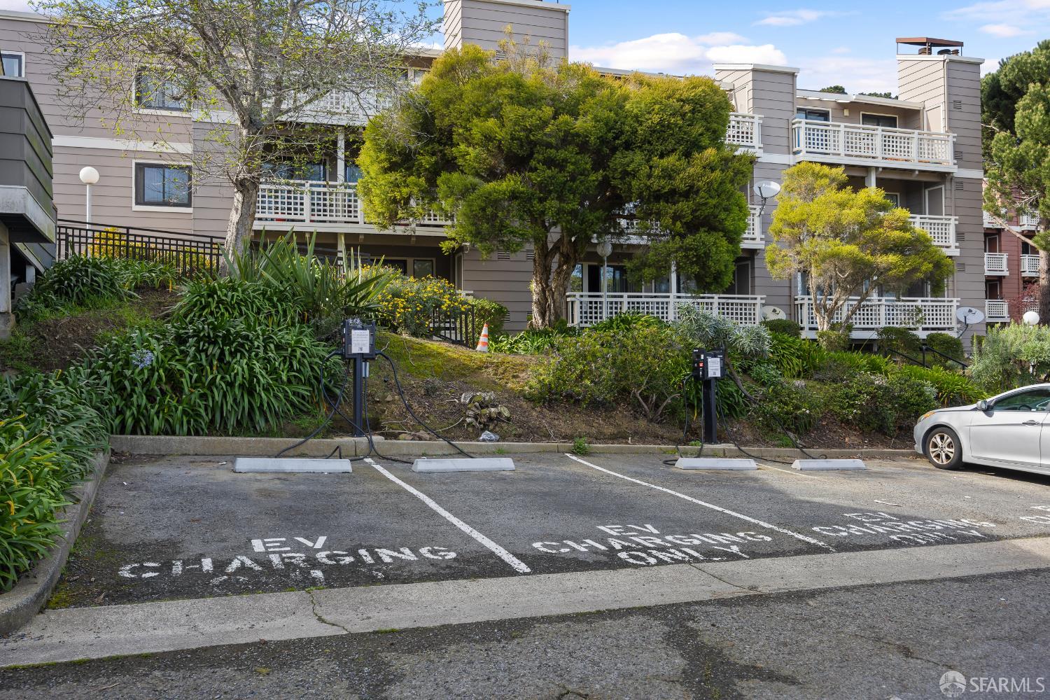 606 Cedar Court, Daly City