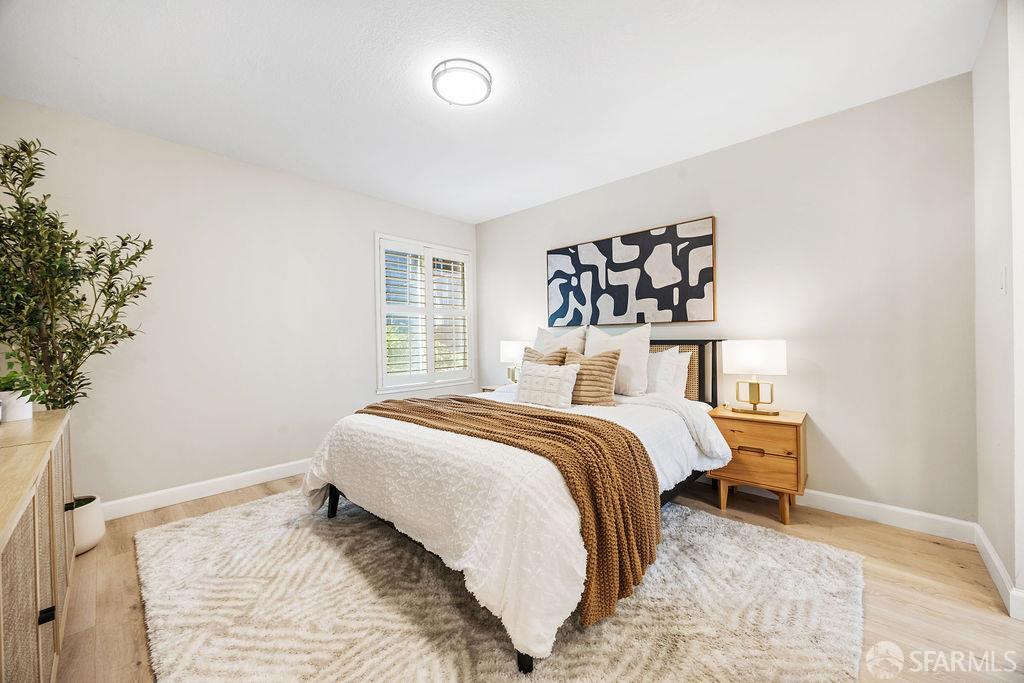 137 Piccadilly Place # A