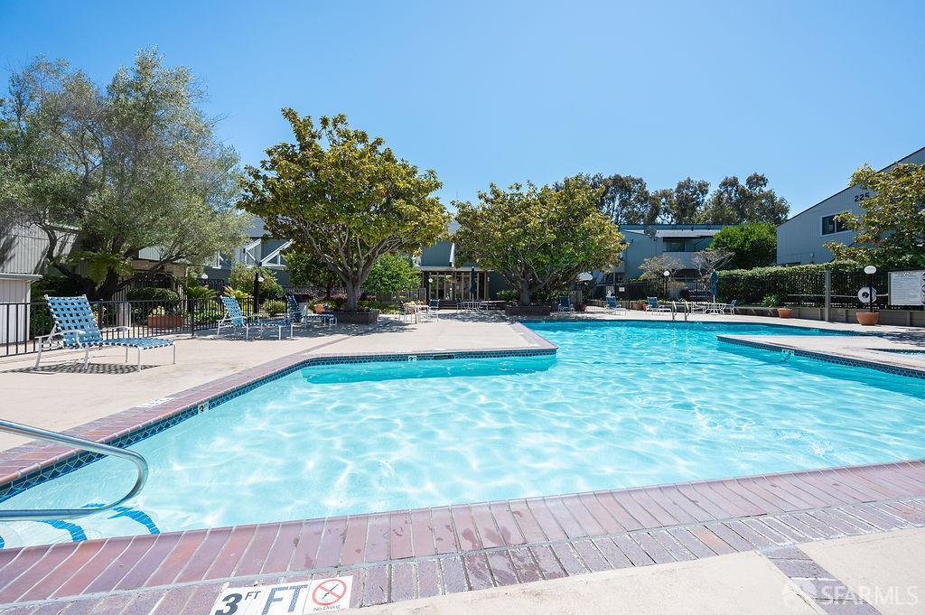 137 Piccadilly Place # A