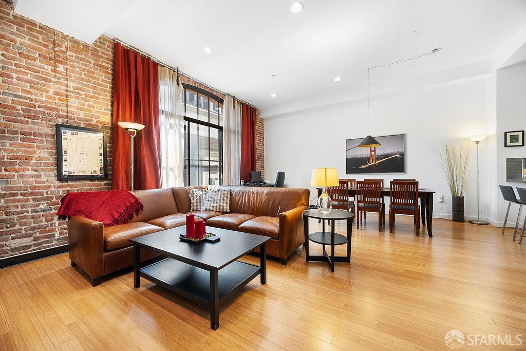 16 Jessie Street # 309