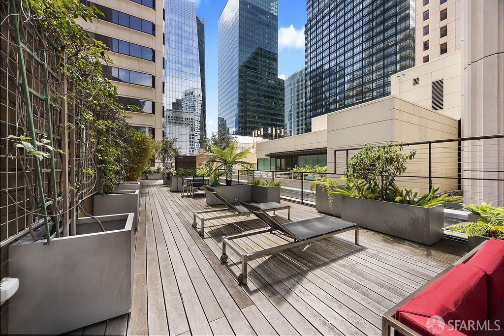 16 Jessie Street # 309