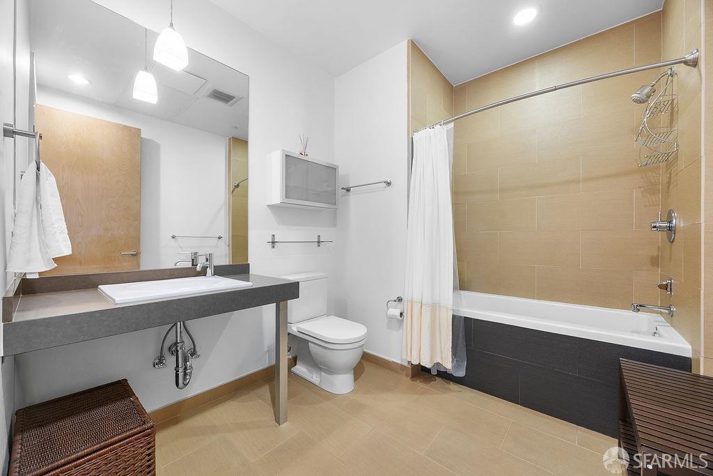 16 Jessie Street # 309