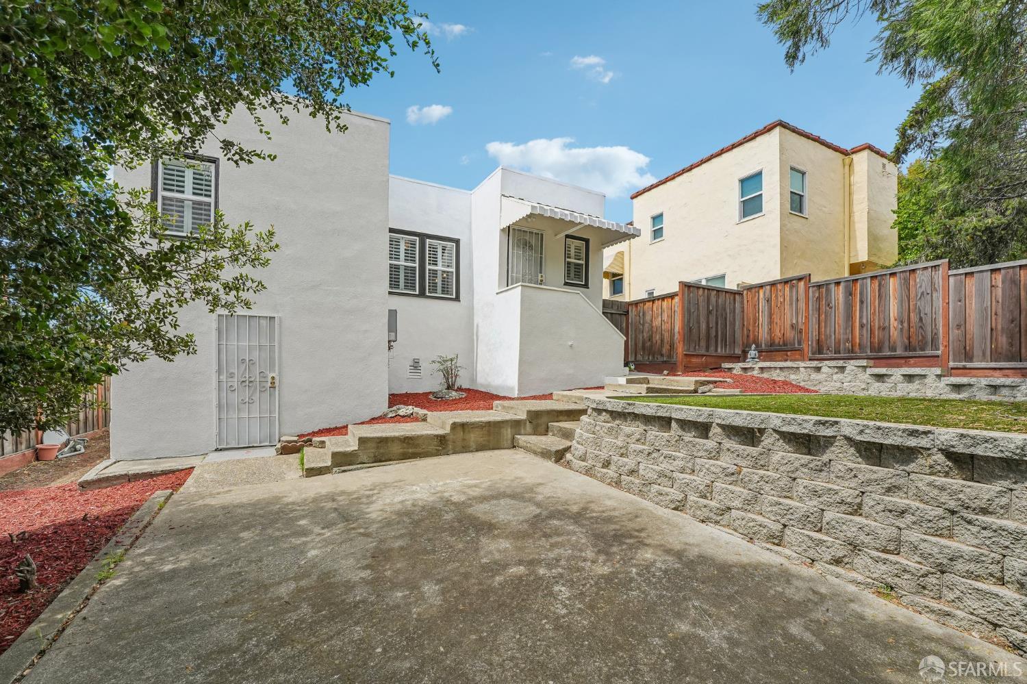 2990 Barrett Street, Oakland