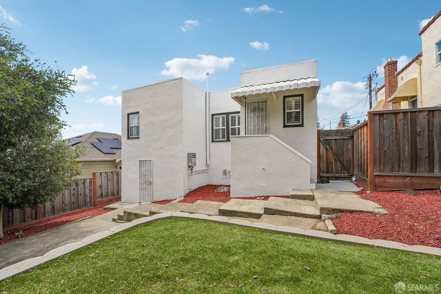 2990 Barrett Street, Oakland