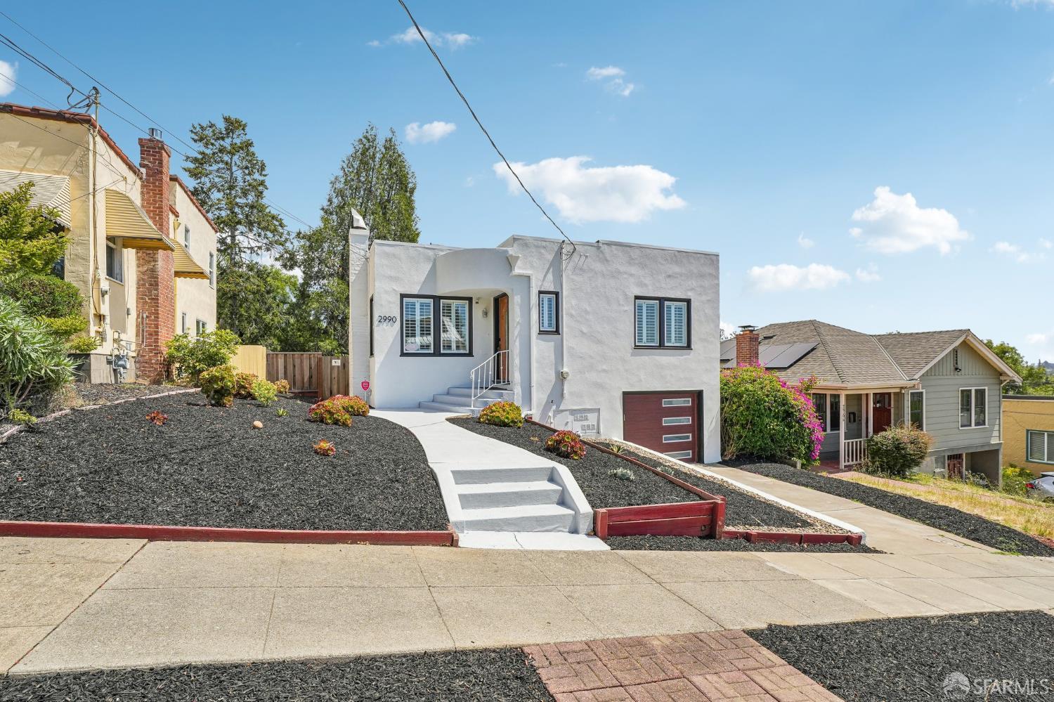 2990 Barrett Street, Oakland