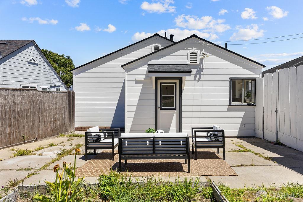318 Clay Street