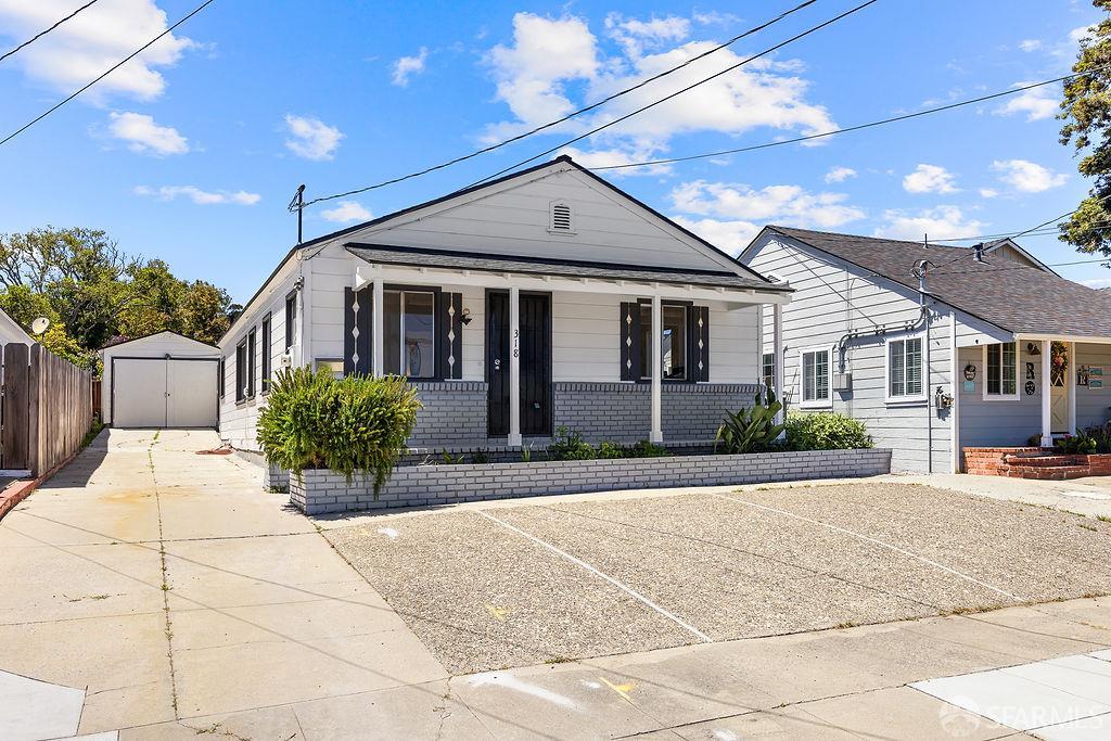 318 Clay Street