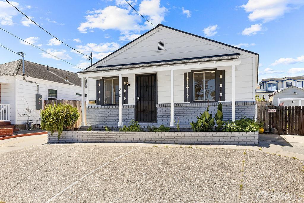 318 Clay Street