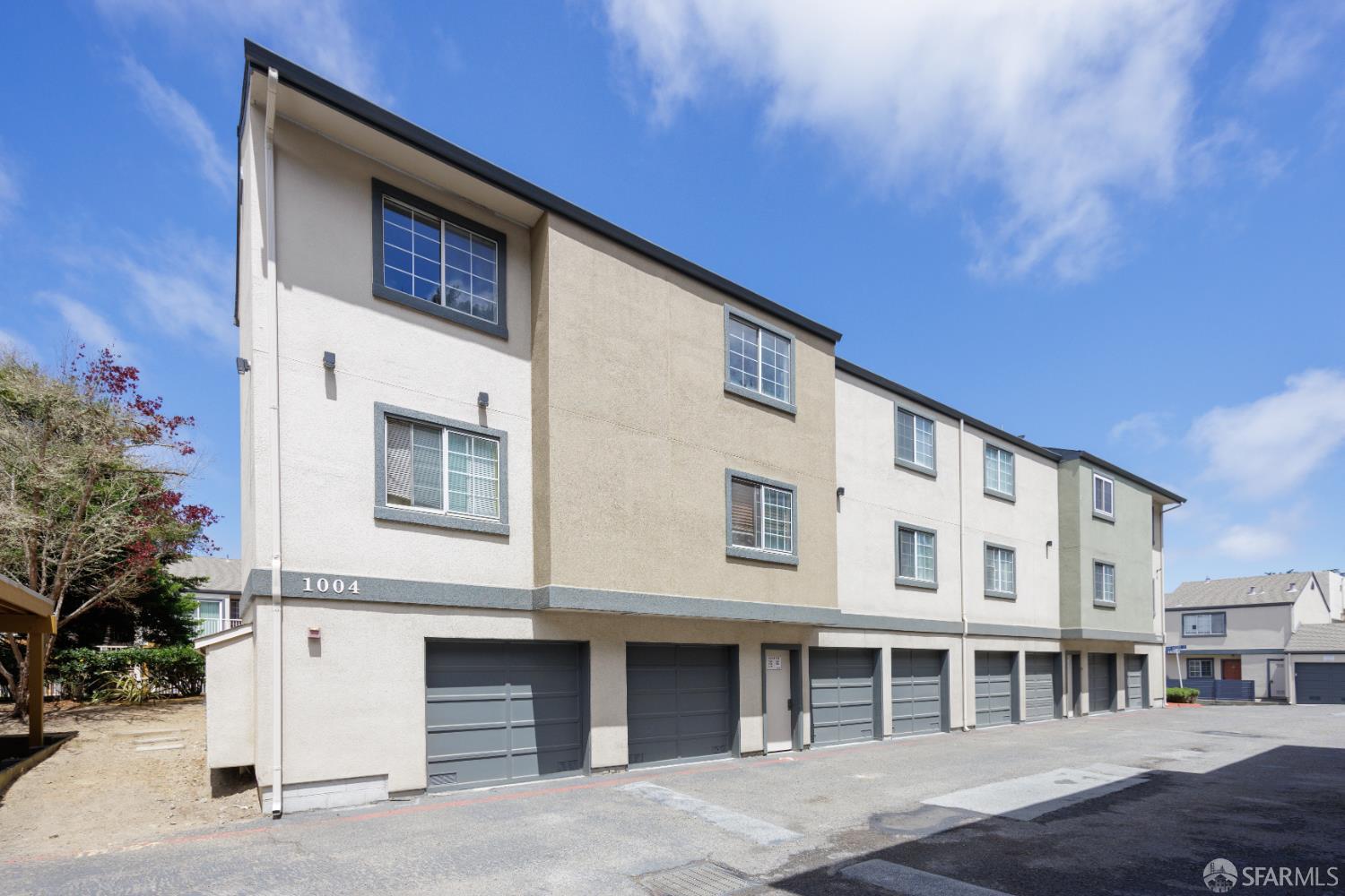 1004 San Antonio Circle #109, Daly City