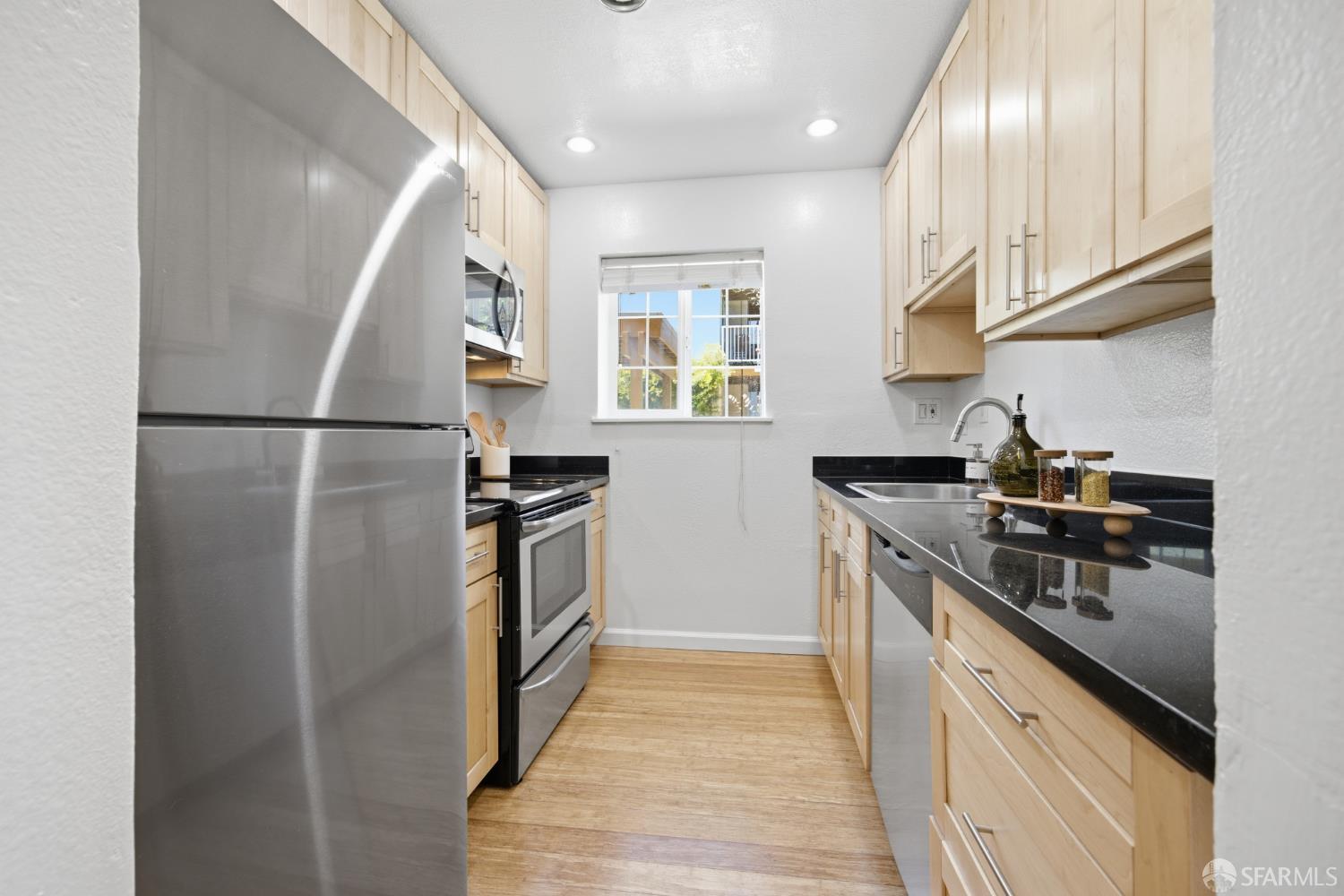 1004 San Antonio Circle #109, Daly City