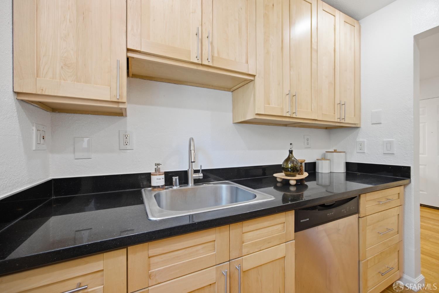 1004 San Antonio Circle #109, Daly City