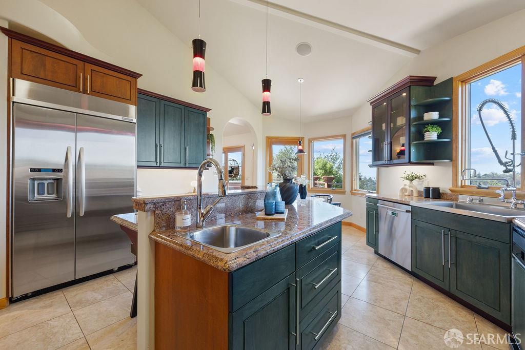 8727 Skyline Boulevard, Oakland 