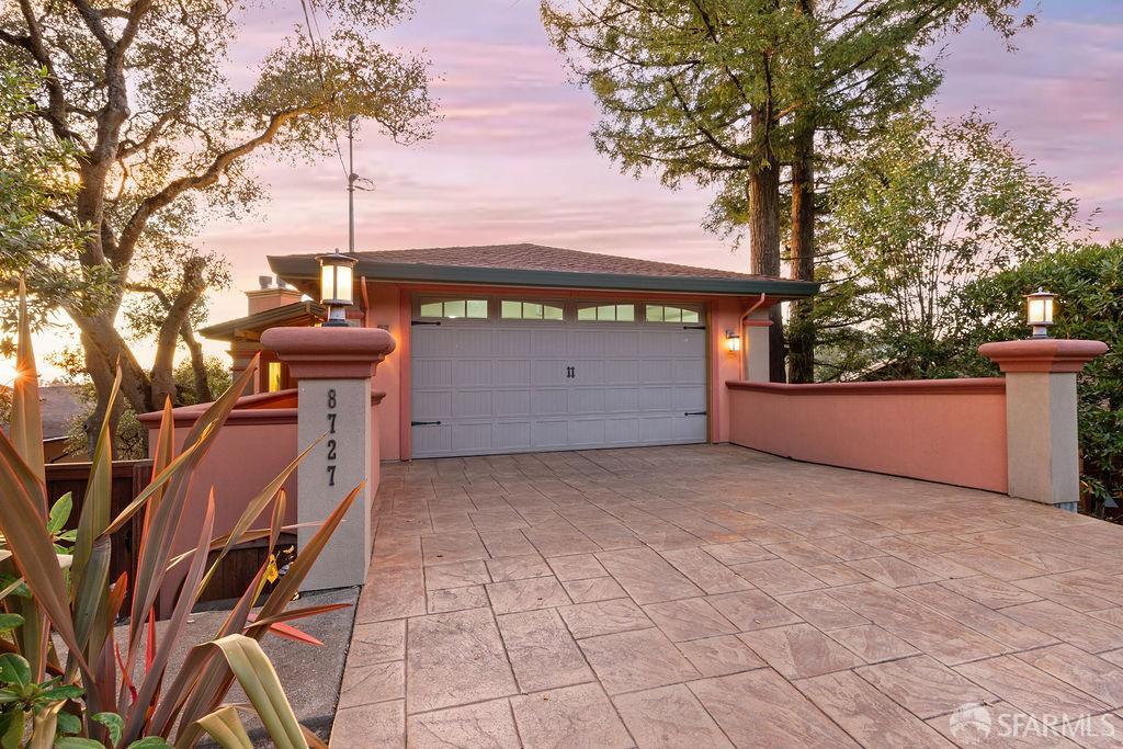 8727 Skyline Boulevard, Oakland 
