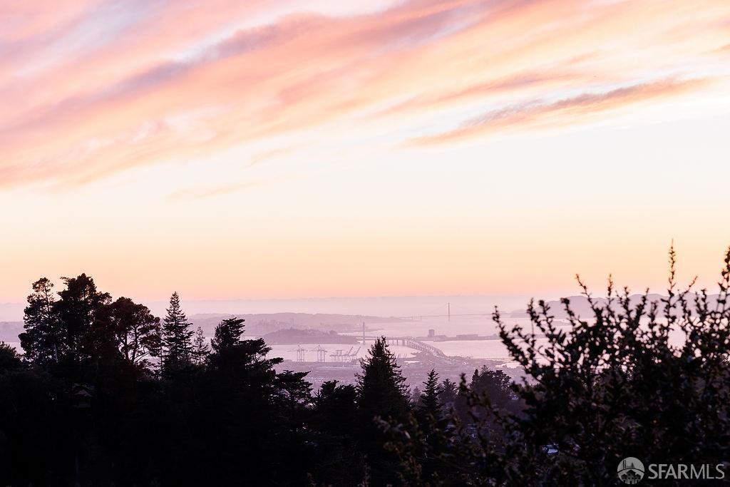 8727 Skyline Boulevard, Oakland 